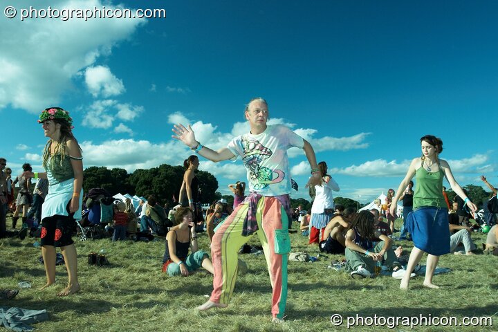 Dancers in the sunshine at Waveform Project 2007. Kenton, Exeter, Great Britain. © 2007 Photographicon