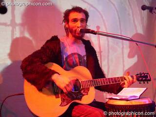 Pixie music in the Tribal Voices Space at The Synergy Project. London, Great Britain. © 2006 Photographicon