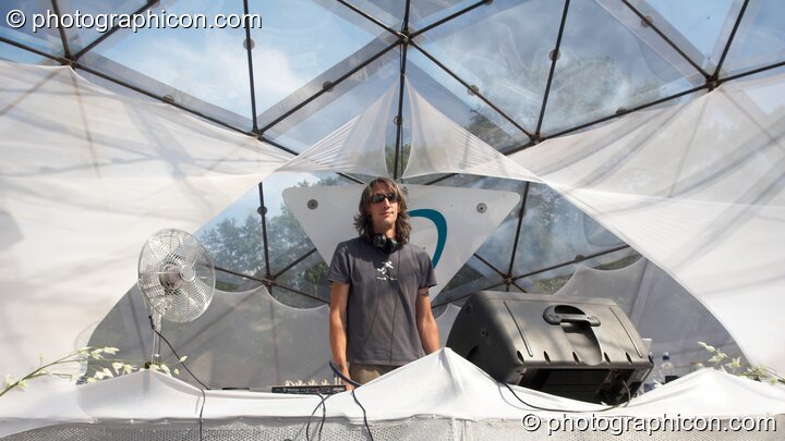 Nick Tripswitch DJing in the IDSpiral dome at Glade Festival 2006. Aldermaston, Great Britain. © 2006 Photographicon