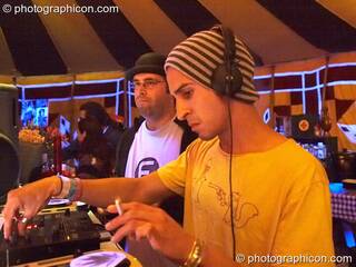 Nadi (Domo Records) and Bedouin (Domo Records) DJ in the Progressive Tent at Planet Bob's Offworld Festival 2007. Swindon, Great Britain. © 2007 Photographicon