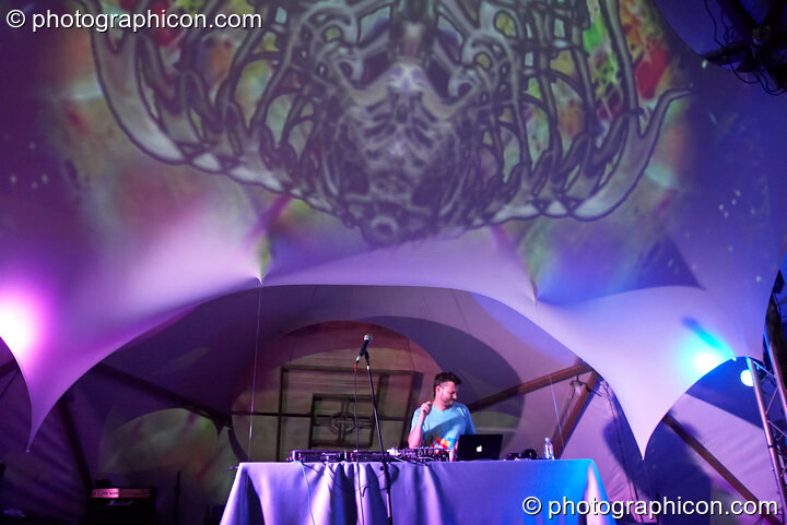 Steve Nalepa performs on the Gateway Stage with visual projections by EDSA at the Secret Garden Party 2008. Huntingdon, Great Britain. © 2008 Photographicon