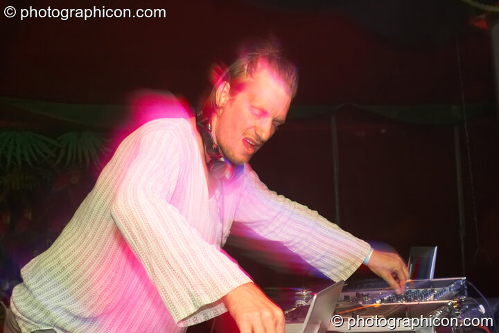 Twisted Tristan Cooke DJs in the Waveform Dance Tent at Sunrise Celebration 2007. Yeovil, Great Britain. © 2007 Photographicon