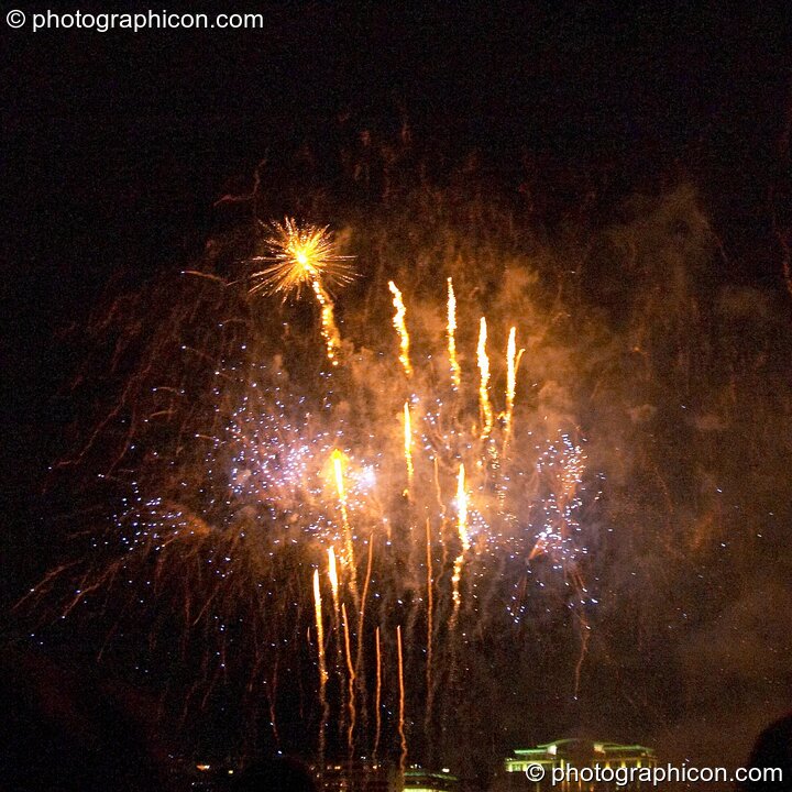 Fireworks by Groupe F at the Thames Festival 2004. London, Great Britain. © 2004 Photographicon