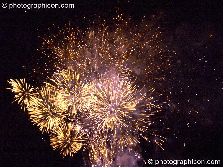 Fireworks by Groupe F at the Thames Festival 2004. London, Great Britain. © 2004 Photographicon