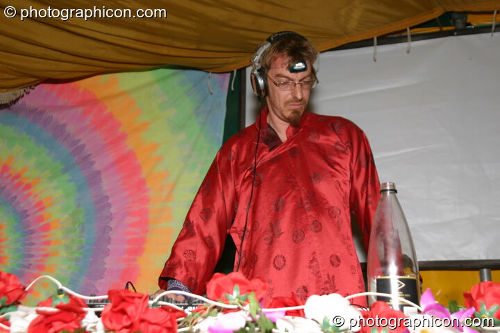 Matt Black DJing at the Turaya Gathering 2004. Wimborne, Great Britain. © 2004 Photographicon