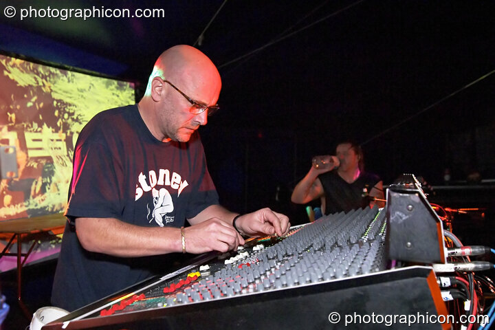 Adrian Sherwood playing at the Turaya Gathering 2004. Wimborne, Great Britain. © 2004 Photographicon