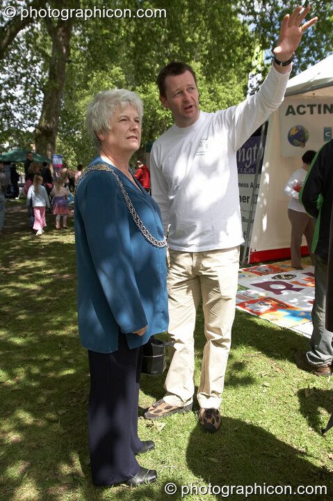 The Worshipful Mayor of the Royal Borough of Kingston upon Thames, Councillor Mary Reid, talks to Rob Dickson, head of RBK's Environment & Sustainability Services, at Kingston Green Fair 2006. Great Britain. © 2006 Photographicon
