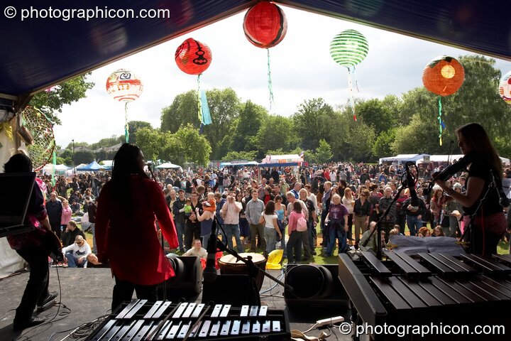 Orchid Star playing on the World Music Stage at Kingston Green Fair 2006. Kingston upon Thames, Great Britain. © 2006 Photographicon