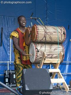 Kakatsitsi on the main stage at the London Green Lifestyle Show 2005. Great Britain. © 2005 Photographicon