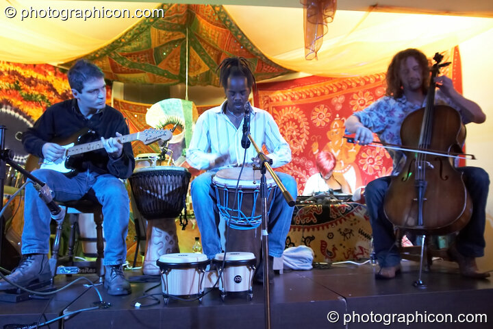 A band play in the bar at the Kalahari party. London, Great Britain. © 2006 Photographicon