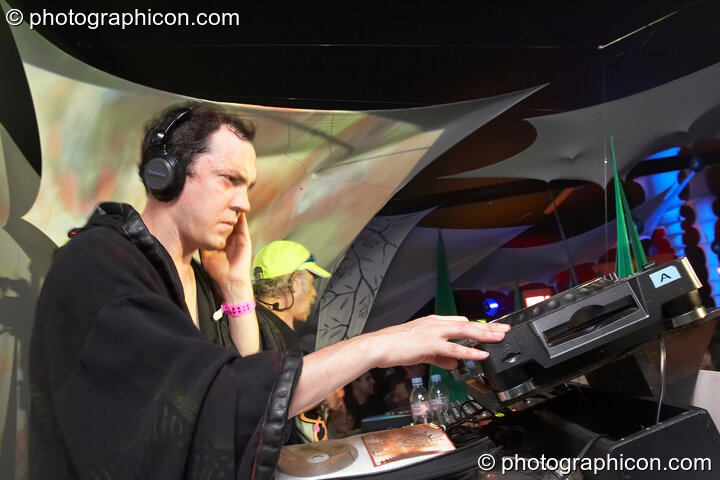 Simon Posford and Raja Ram of Shpongle DJing on the IDSpiral stage at the Twisted Records 10th Birthday Party. London, Great Britain. © 2006 Photographicon