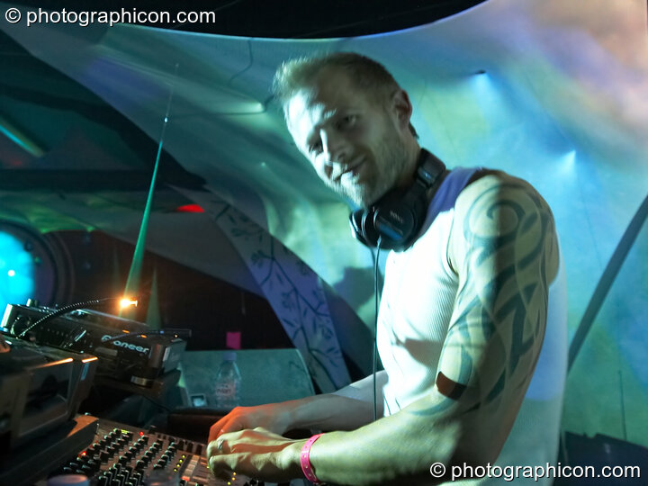 Phutureprimitive DJing on the IDspiral stage at the Twisted Records 10th Birthday Party. London, Great Britain. © 2006 Photographicon