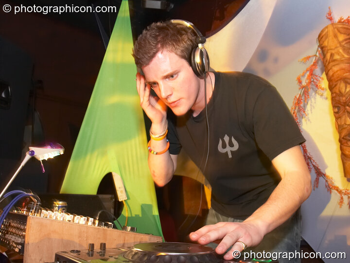 Intelligent Idiot DJing in the Echo System room at the Liquid Records party. London, Great Britain. © 2007 Photographicon