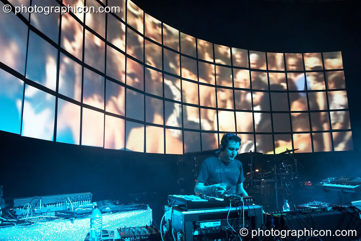 Simon Posford of Shpongle DJing on the Main Stage at the Twisted Records concert, featuring visual installations by The Pixel Additcts. London, Great Britain. © 2007 Photographicon