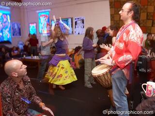 Impromptu drummers at Saharawi, The Synergy Centre. London, Great Britain. © 2007 Photographicon