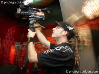 Bruce Selkirk operates his video camera at Future Music Vol. 1. London, Great Britain. © 2007 Photographicon