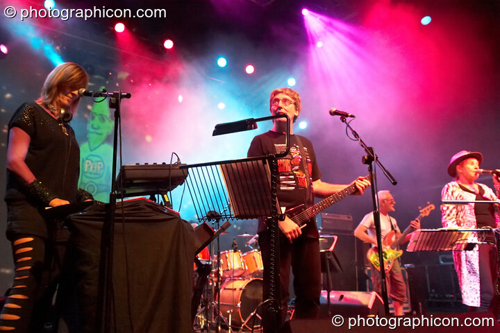 Miquette Giraudy, Steve Hillage, Mike Howlett, and Gilli Smyth of Planet Gong perform at the Kentish Town Forum. London, Great Britain. © 2009 Photographicon