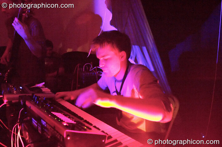 Smerins Anti-Social Club on the Small World Stage at The Synergy Project. London, Great Britain. © 2005 Photographicon