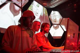Inside-Us-All VJing on their hexagonal projection screens at The Synergy Project. London, Great Britain. © 2005 Photographicon