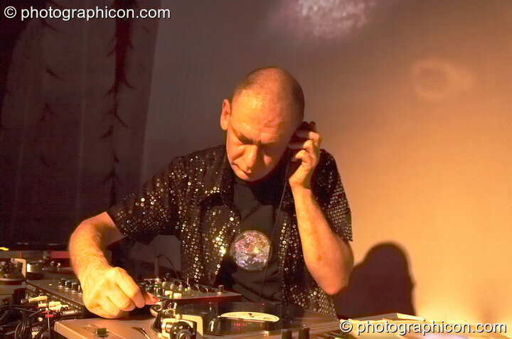 Mix Master Morris DJs on the Speak stage at The Synergy Project. London, Great Britain. © 2006 Photographicon