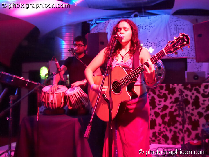 Teresa Gabriel performs on the Binglybongly stage at The Synergy Project. London, Great Britain. © 2006 Photographicon