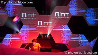 Mint performs on the Glitch-Out stage at The Synergy Project with decor by IDspiral and visual projections by Pixel Addicts. London, Great Britain. © 2007 Photographicon