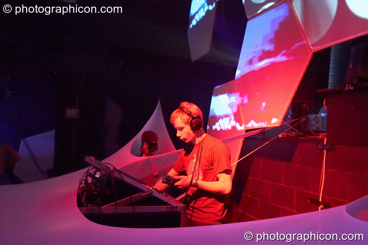 Ochre performs on the Glitch-Out stage at The Synergy Project with decor by IDspiral and visual projections by Pixel Addicts. London, Great Britain. © 2007 Photographicon