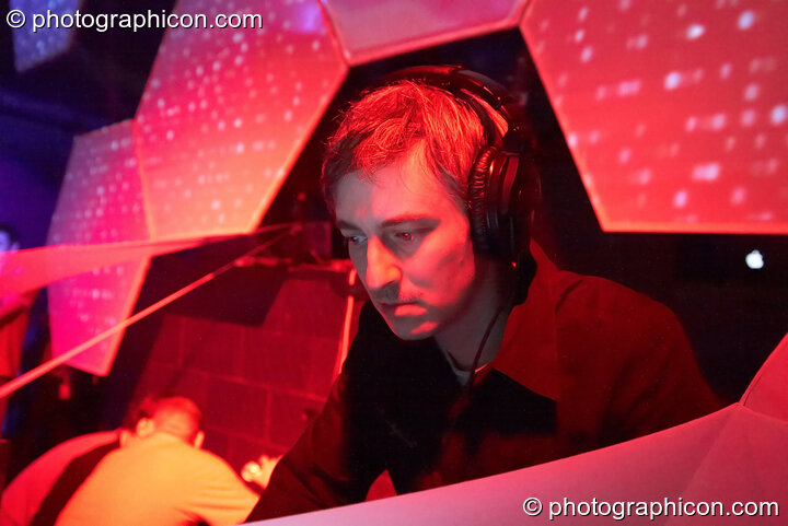 Vector Lovers perform on the Glitch-Out stage at The Synergy Project with decor by IDspiral and visual projections by Pixel Addicts. London, Great Britain. © 2007 Photographicon