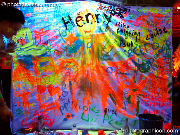 A wall for people to add their fluro painted graffiti in the Kalahari room at The Synergy Project. London, Great Britain. © 2007 Photographicon
