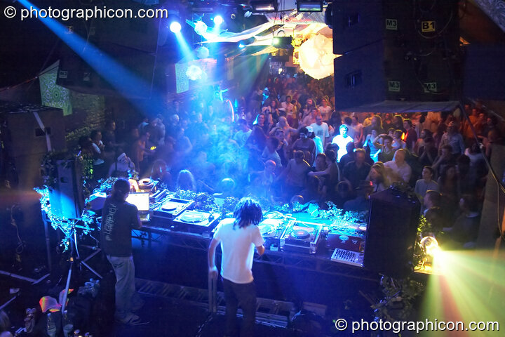 Tron and Mood Deluxe perform a live back-to-back set on the Liquid Records stage at The Synergy Project. London, Great Britain. © 2007 Photographicon