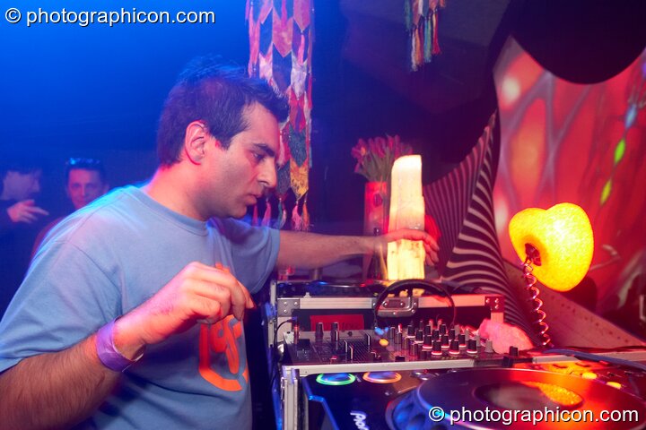 Steve Kundalini DJs on the Kundalini stage at The Synergy Project. London, Great Britain. © 2008 Photographicon