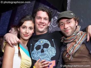 Diane Fernandez, Ross March, and Sam Birch in the Furthur Project room at Luminopolis (formerly The Synergy Project). London, Great Britain. © 2008 Photographicon