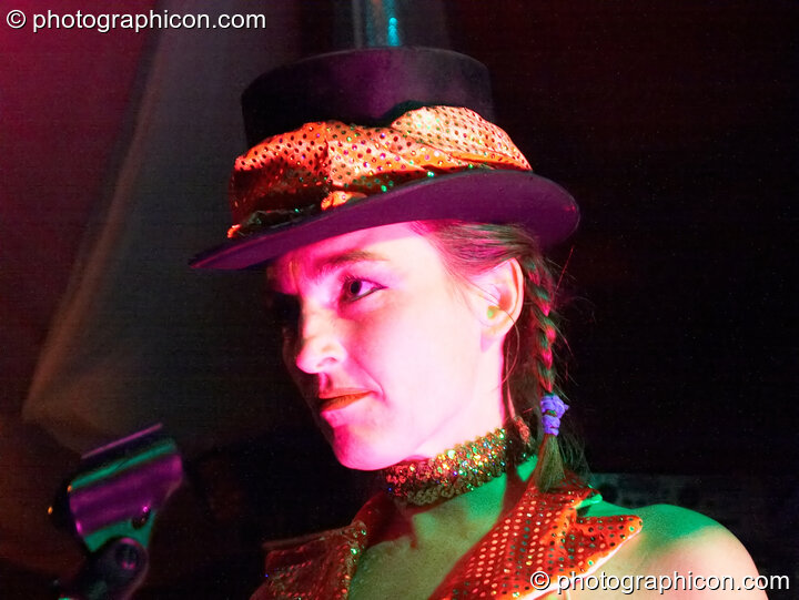 Woman performer wearing a top hat in the Whirl-Y-Gig space at The Synergy Project. London, Great Britain. © 2006 Photographicon