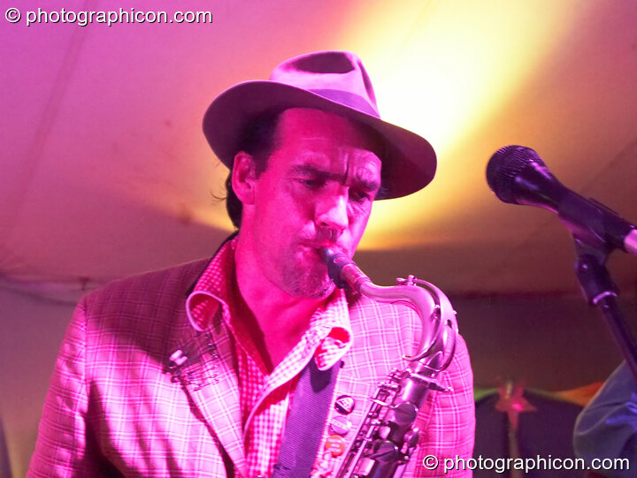 The Swervy Werves playing on the Toad stage at Big Green Gathering 2006. Burrington, Cheddar, United Kingdom. © 2006 Photographicon