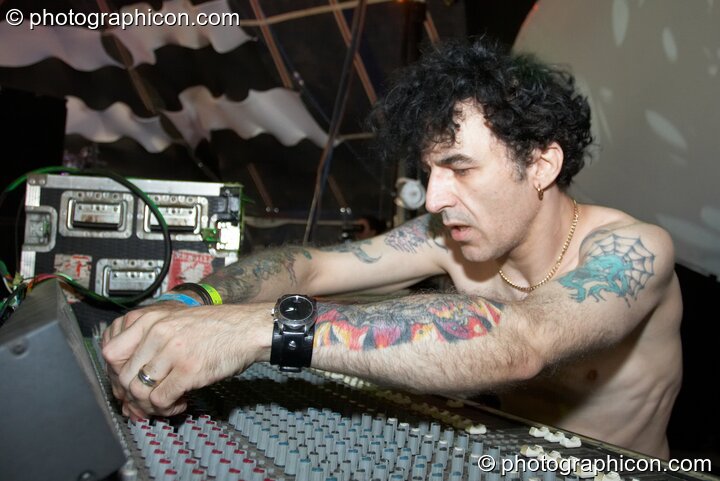 Merv Pepler of Dendron (aka Eat Static) on the Main Stage at Glade Festival 2005. Aldermaston, United Kingdom. © 2005 Photographicon