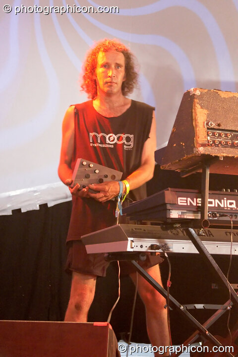 Joie Hinton of Dendron (aka Eat Static) on the Main Stage at Glade Festival 2005. Aldermaston, United Kingdom. © 2005 Photographicon