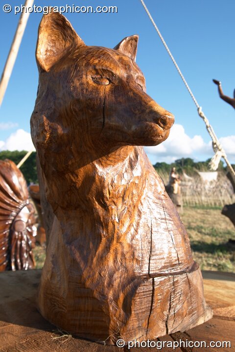 Vandweller tree sculpture of a dog at Glastonbury Festival 2004. Pilton, United Kingdom. © 2004 Photographicon