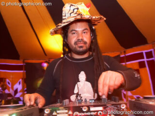 Carlos Santan (Wild Things, UK/Brazil) DJs in the Progressive Tent at Planet Bob's Offworld Festival 2007. Swindon, United Kingdom. © 2007 Photographicon