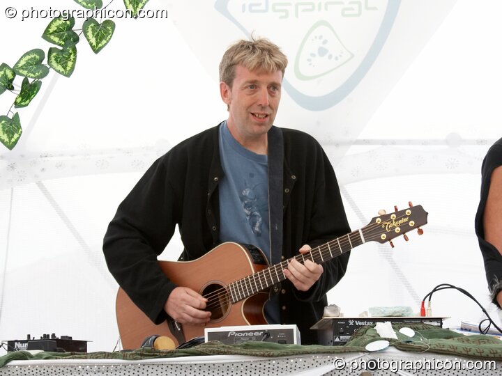Steve Hillage of Mirror Systems (A-Wave) on the idSpiral Stage at Sunrise Celebration 2006. Yeovil, United Kingdom. © 2006 Photographicon