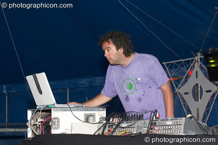 Ott of Hallucinogen in Dub playing at the Turaya Gathering 2004. Wimborne, United Kingdom. © 2004 Photographicon