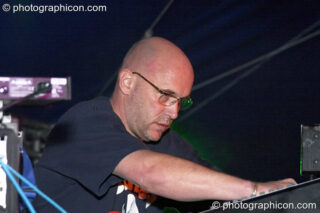 Adrian Sherwood playing at the Turaya Gathering 2004. Wimborne, United Kingdom. © 2004 Photographicon