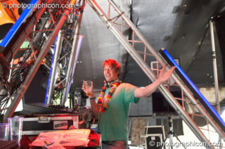 Hamish (Alchemy Records, UK) DJs on the Tribe of Frog stage at Waveform Project 2007. Kenton, Exeter, United Kingdom. © 2007 Photographicon