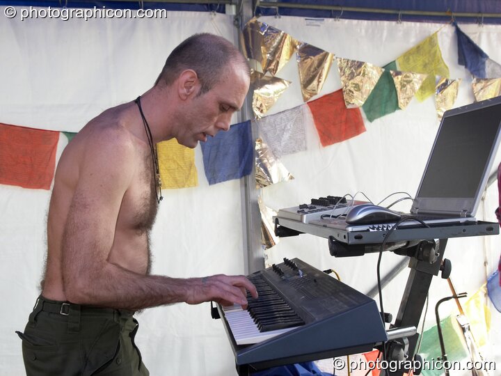 Pete Ardron of Orchid Star playing on the World Music Stage at Kingston Green Fair 2006. Kingston upon Thames, United Kingdom. © 2006 Photographicon