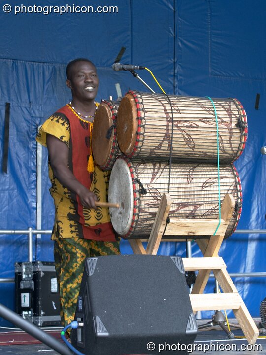 Kakatsitsi on the main stage at the London Green Lifestyle Show 2005. London, United Kingdom. © 2005 Photographicon