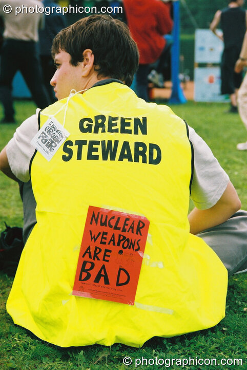 Green steward wearing his nuclear feelings at Kingston Green Fair 2003. Kingston upon Thames, United Kingdom. © 2003 Photographicon
