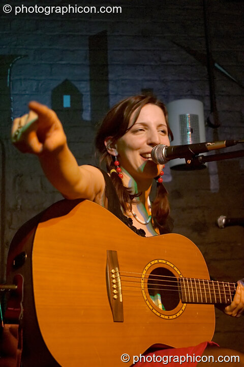 Martha Tilston at The Ram Jam. Kingston Upon Thames, United Kingdom. © 2004 Photographicon