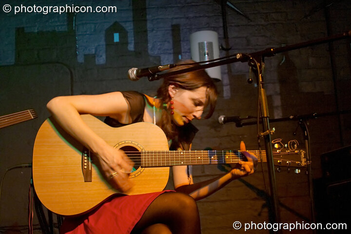 Martha Tilston at The Ram Jam. Kingston Upon Thames, United Kingdom. © 2004 Photographicon