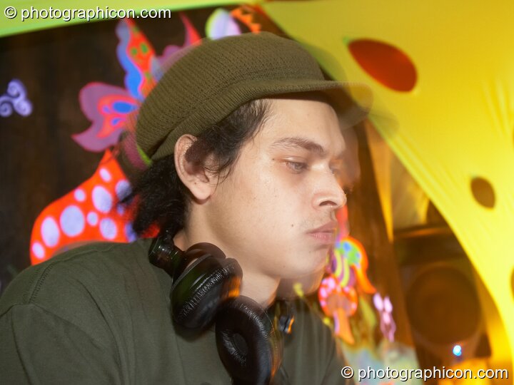 Nagual Sound Experiment playing live in the Funky Beats Chillout at Chrysalid. London, United Kingdom. © 2006 Photographicon