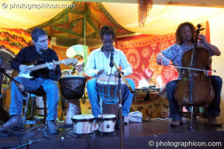A band play in the bar at the Kalahari party. London, United Kingdom. © 2006 Photographicon