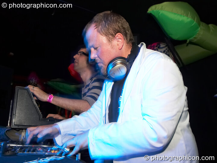 Green Nuns of the Revolution performing on the Tribe of Frog stage at the Twisted Records 10th Birthday Party. London, United Kingdom. © 2006 Photographicon